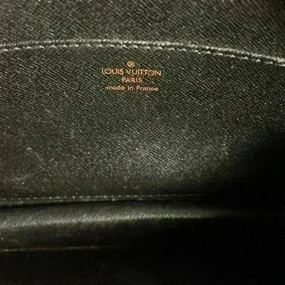 Louis Vuitton Clutch w/LV Dust Bag - Picture 7 of 9